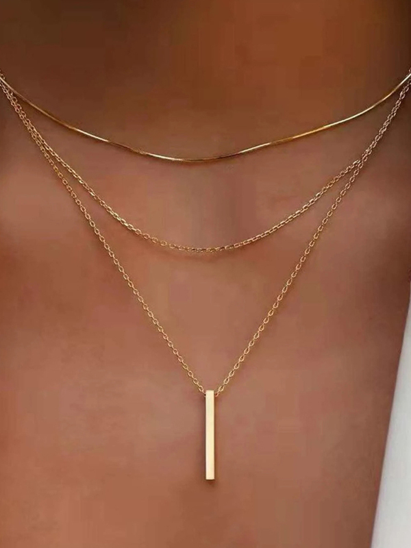 Personalized multi-layered necklace with small vertical pendant clavicle necklace - Image 4