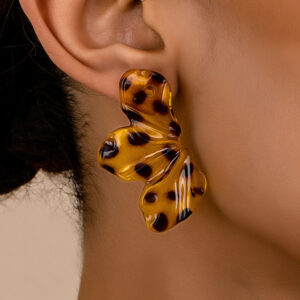 Fashionable and personalized acrylic leopard leaf flower earrings
