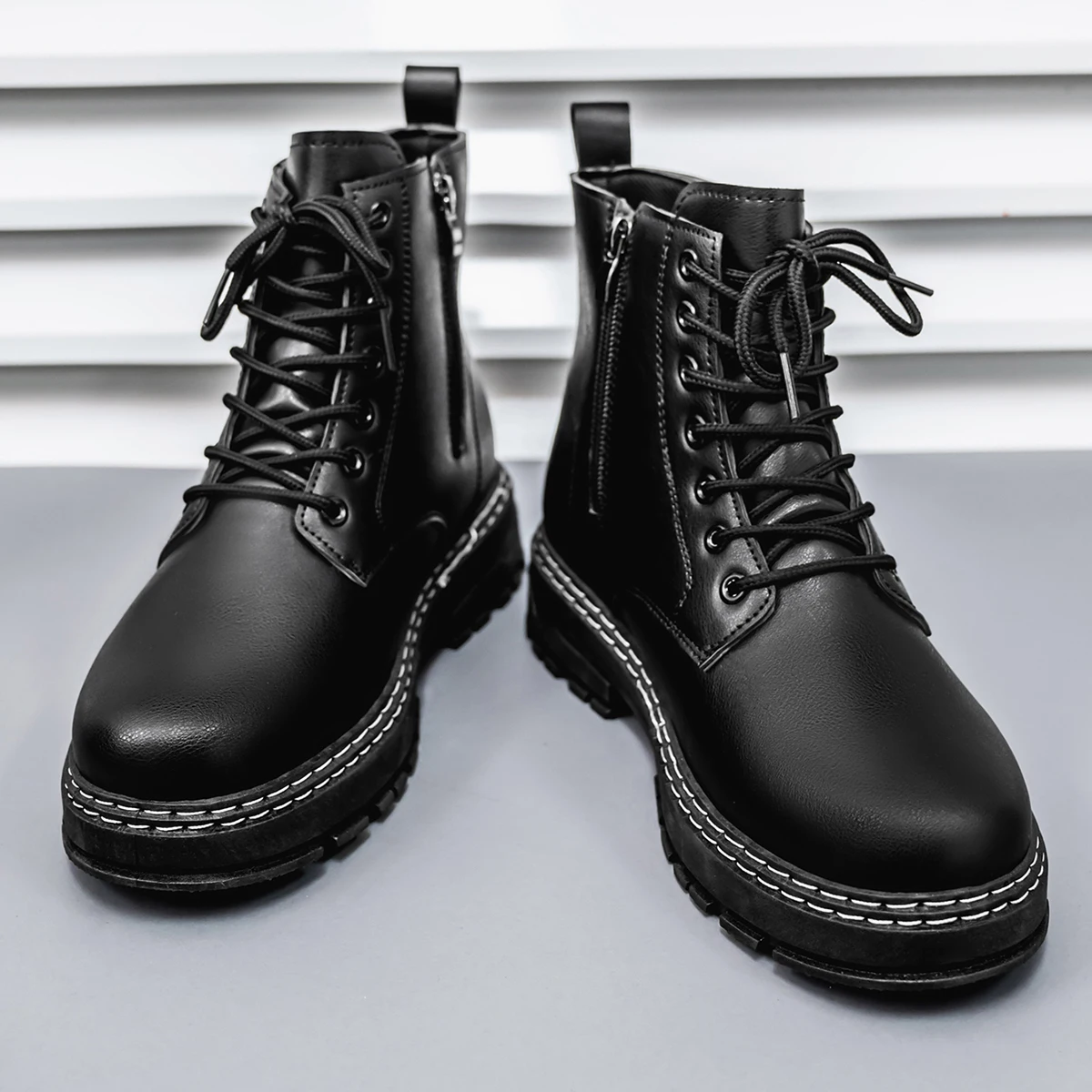 Men's High-Top Boots Fashionable All-Match Casual Shoes Classic Black British Style Motorcycle Boots Four-Season Trendy Footwear - Image 2