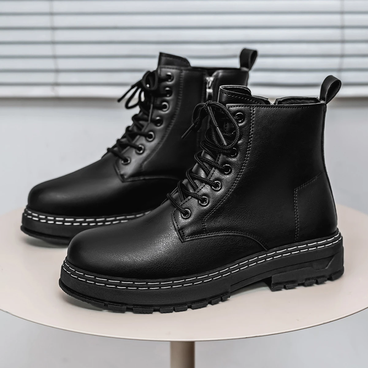 Men's High-Top Boots Fashionable All-Match Casual Shoes Classic Black British Style Motorcycle Boots Four-Season Trendy Footwear