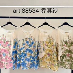 Floral print blouse with 3/4 sleeves