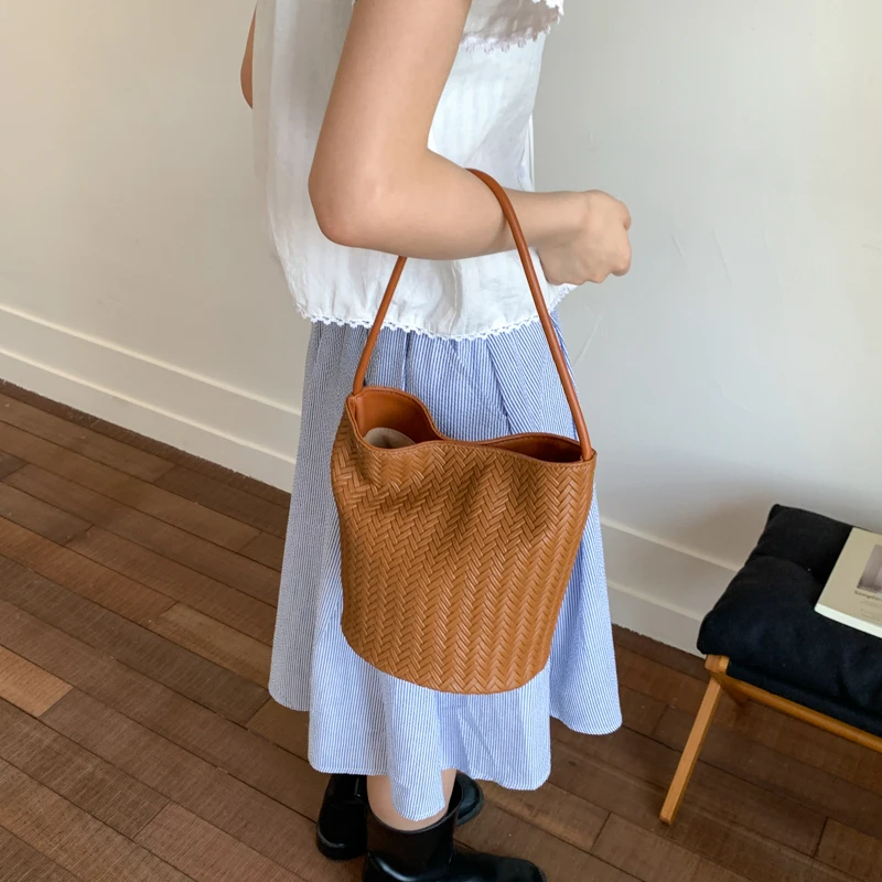2025 New Summer Beach Bag For Women Retro Rattan Handamde Woven Handbag Underarm Bag Bohemian Straw Bucket Shopping Tote Bag - Image 3