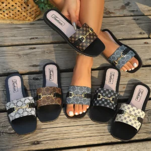 Women Slippers Trend Brand Designs Shoes 2025 New Fashion Summer Flats Sandals Luxury Outdoor Beach Slippers Female Slides Women