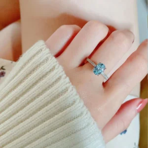A pair of 925 silver rings with an elegant design, suitable for daily wear.