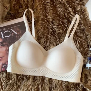 Summer New Breathable T-Shirt Bra Wirefree Lift & Support Small Bust Gathering Anti-Sagging Large Cups, Sexy Slimming Look