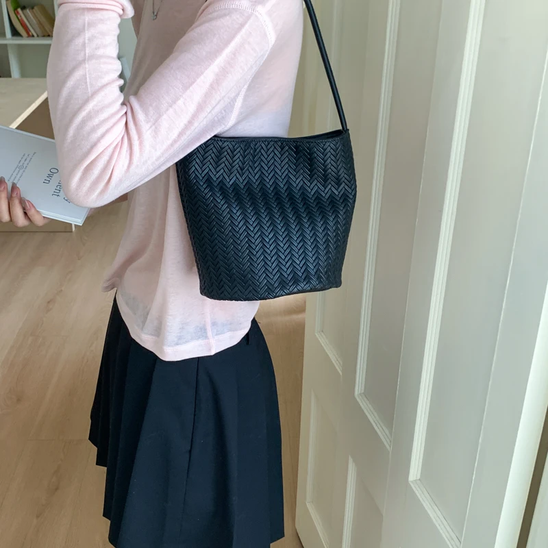 2025 New Summer Beach Bag For Women Retro Rattan Handamde Woven Handbag Underarm Bag Bohemian Straw Bucket Shopping Tote Bag - Image 4