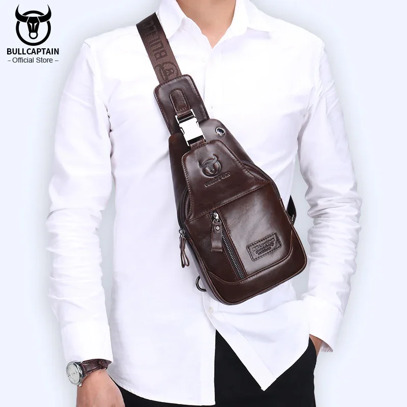 Features swappable D-rings, enabling you to switch between a chest bag, shoulder bag, or crossbody pack depending on your comfort and security needs. - Image 2