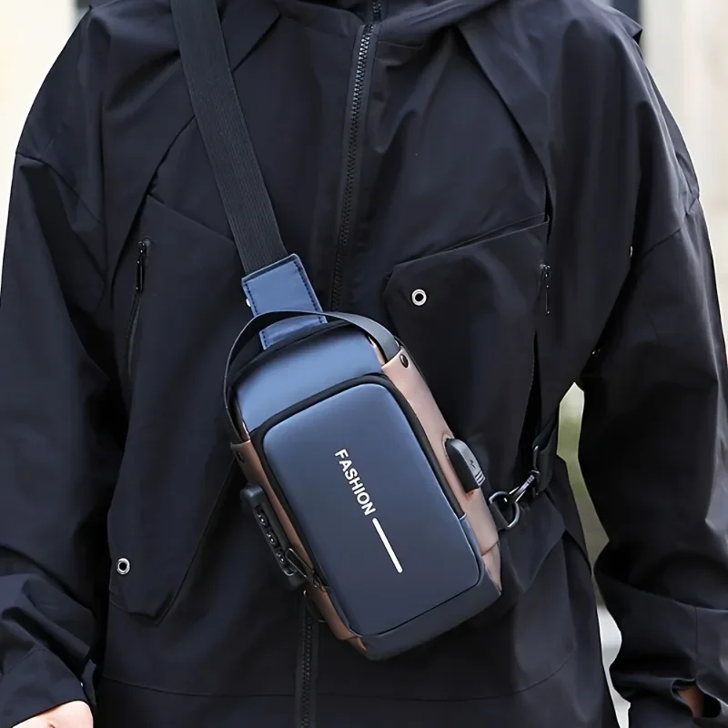 Constructed from high-density Oxford fabric, which is both robust against wear and tear and naturally water-repellent to keep your electronics dry. - Image 2