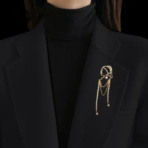 New Creative Full Zircon Tassel Girl Wearing Pearl Earrings Brooch for Women High-end Retro Corsage Suit Pin Jewelry Accessories