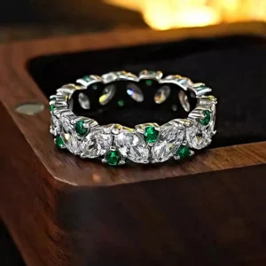 Ladies' High-end Personalized Jewelry Set with Green Zircon, European and American Oval Circular Combination Arrangement Ring