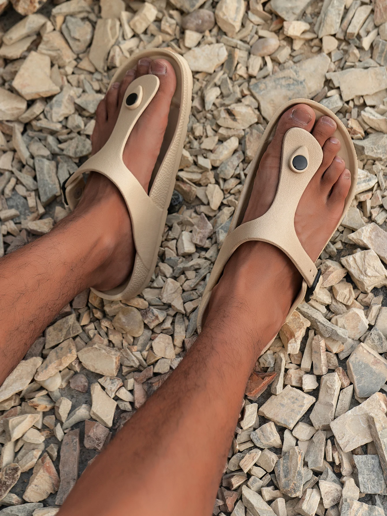 Men's Summer Casual Simple Buckle-Adjustable Comfortable Eva One-Piece Flat-Soled Slip-On Slippers for Home or Outdoor Beach Use - Image 6