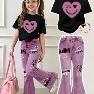 Girls' Summer Casual Outfit: Black Short-Sleeve Top with Smiley Face Print + Purple Flared Pants with English Print, Two-Piece Set Suitable for Ages 3 and Above, Versatile Clothing for Home and Outings
